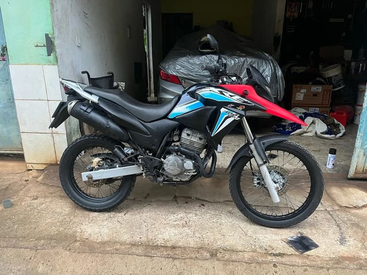 Xre 300 pra roça 