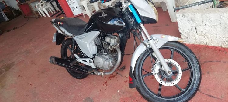 Vendo honda titan ex 2012 quitada e selada 