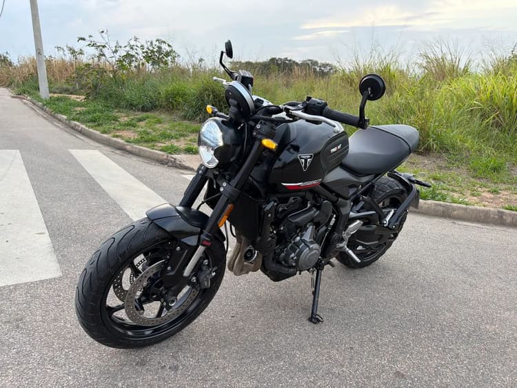 TRIUMPH TRIDENT 660 2025