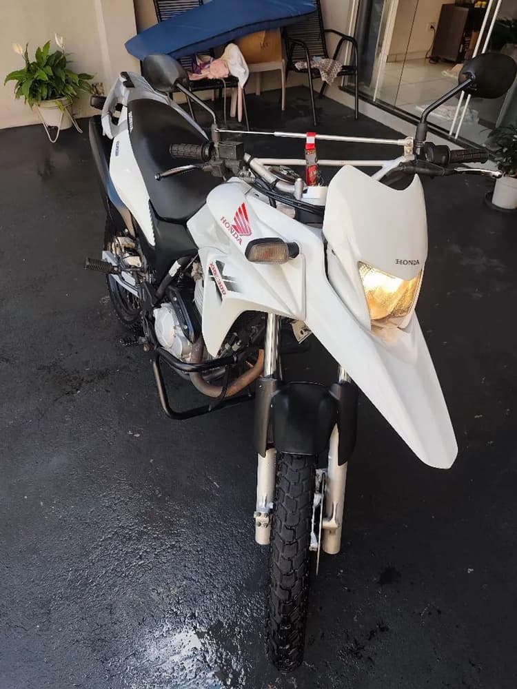 XRE 300 
