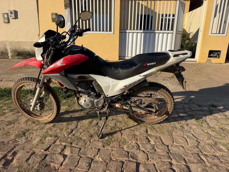 Bros 160 vermelha, 2016
