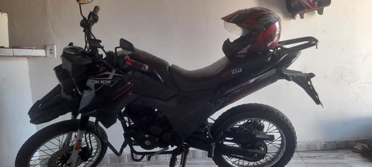 Moto . 6800