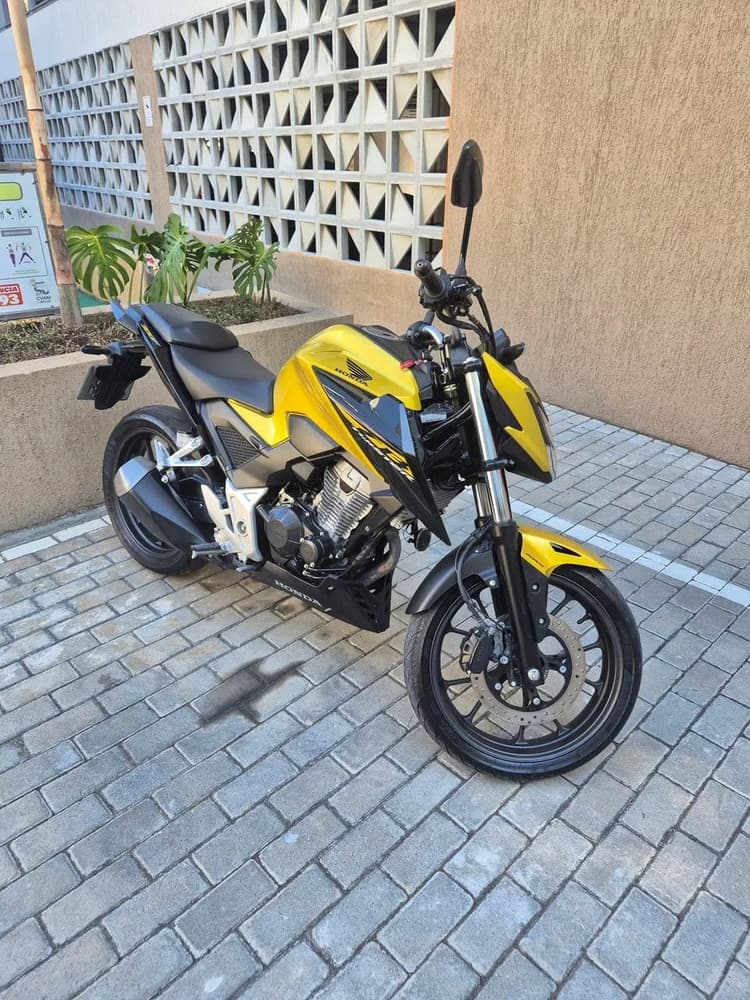 VENDO CB 300 Twitter 