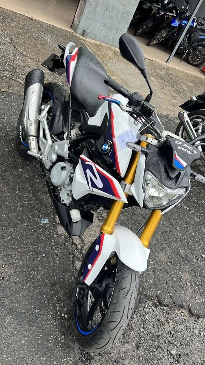 BMW G310R
