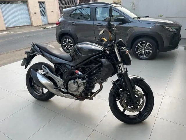 Suzuki Gladius 650cc