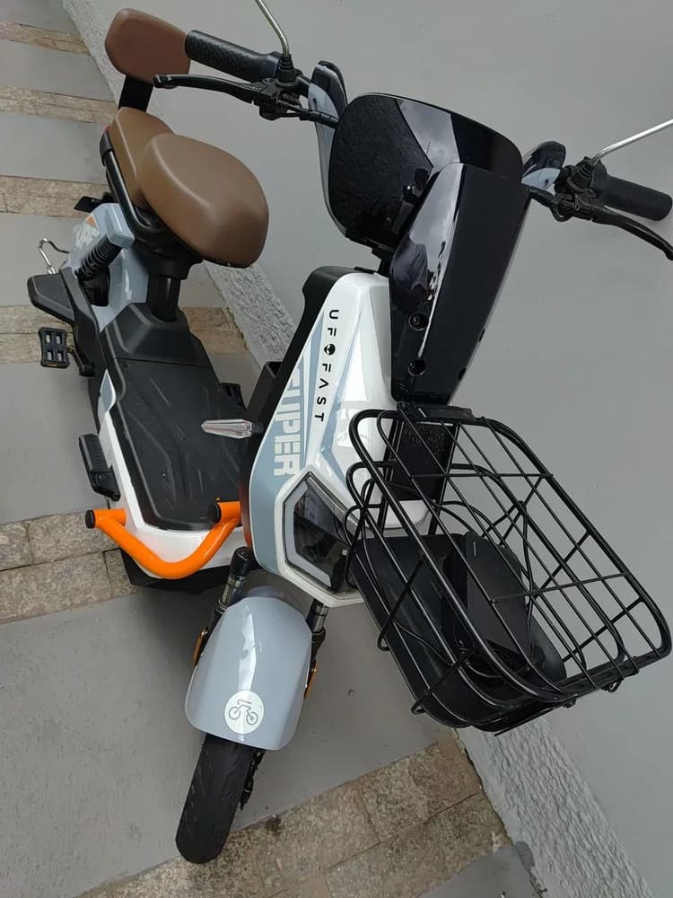 Scooter elétrica 
