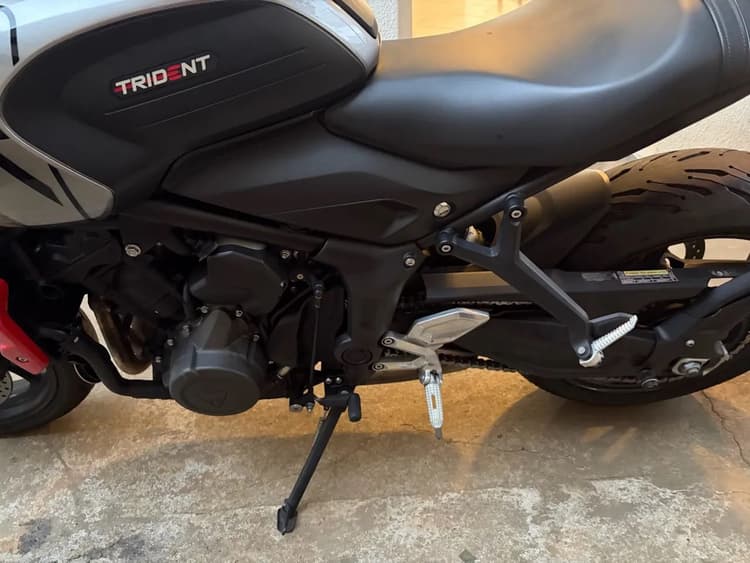 Triumph Trident 660 em estado de nova