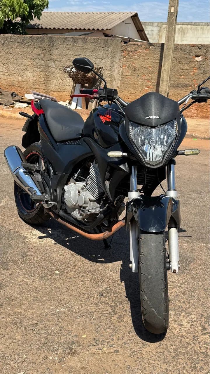 Cb 300 2011 modelo 2012