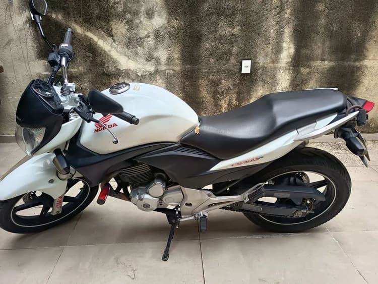 CB 300 - Oportunidade KM Baixíssimo 