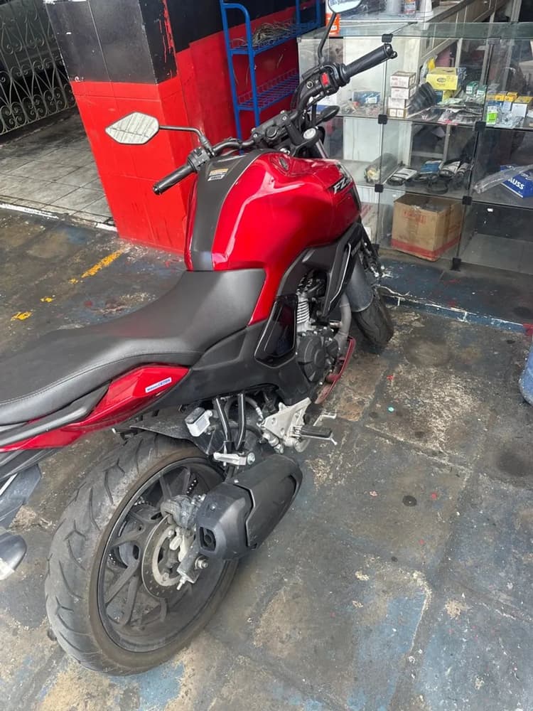Fz15 zerada sem detalhes 