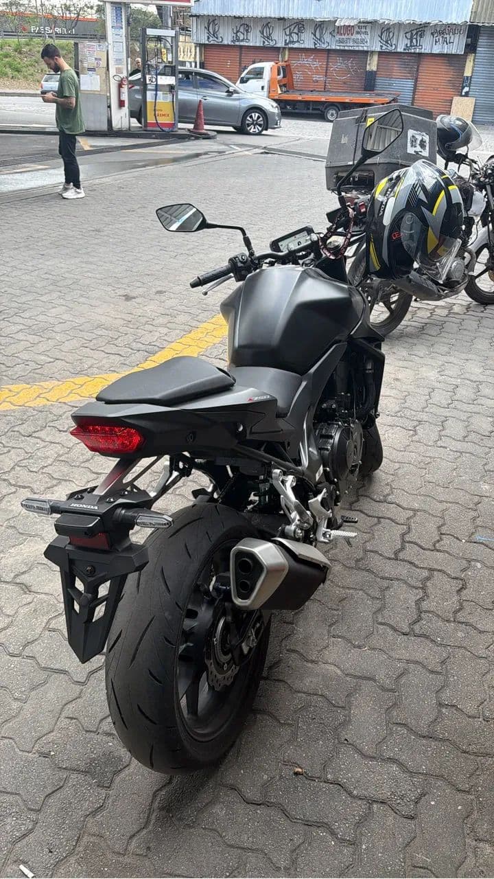 Hornet 750