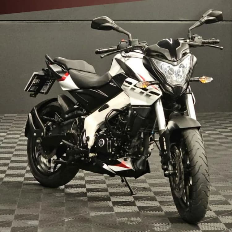  Bajaj Dominar 200 2024 Branca