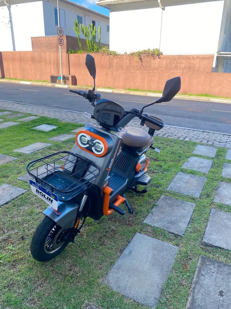 Scooter elétrica semi nova