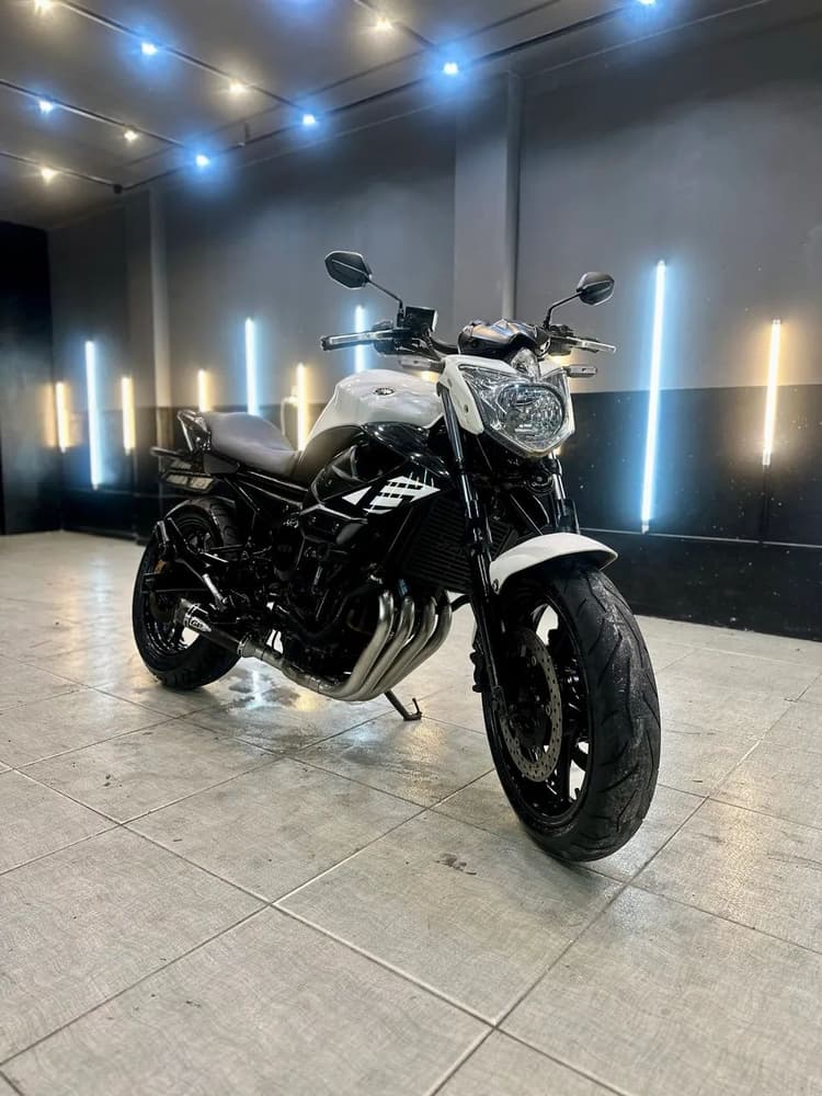 XJ6 