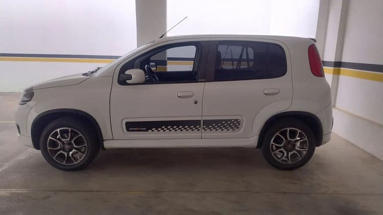 Fiat Uno Sporting 1.4 EVO Fire Flex 8V 4P 2013