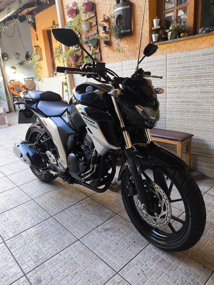 Fz25 ano 2020 conserva 