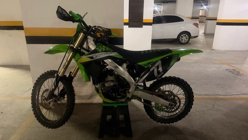 Kawasaki super nova e com preventiva!