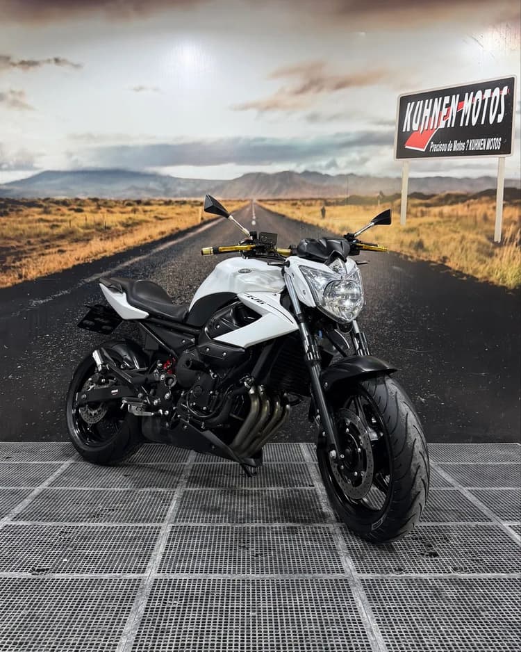 YAMAHA XJ6 N 2012 