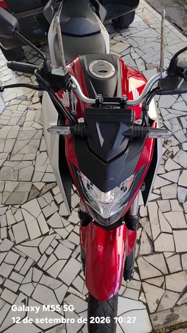 CB 300