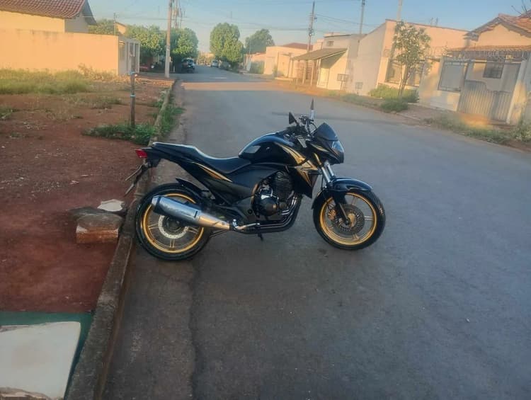 Vendo ou troco cb300r 