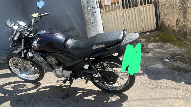 Vendo moto , conservada e revisada 