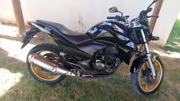 Vendo Moto CB300 