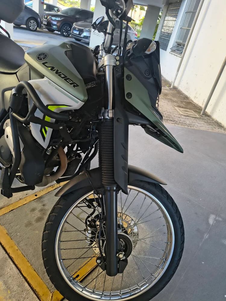 Lander super nova