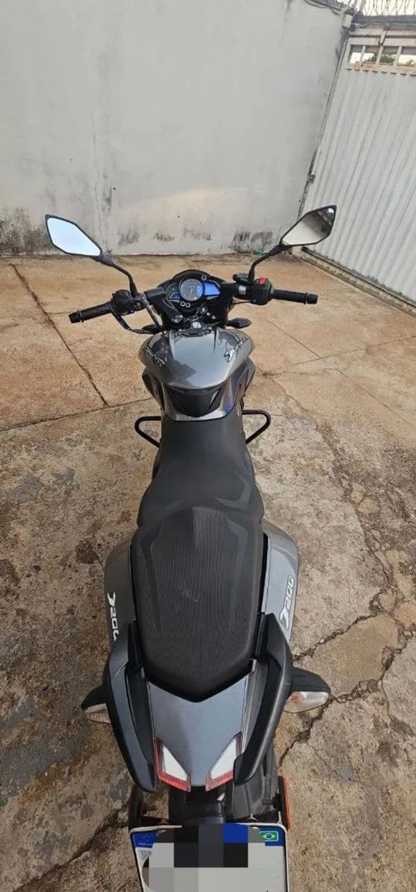 Bajaj Dominar 200