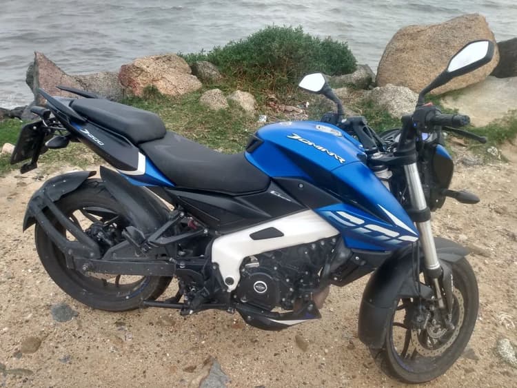 Bajaj Dominar 200 ano 2023