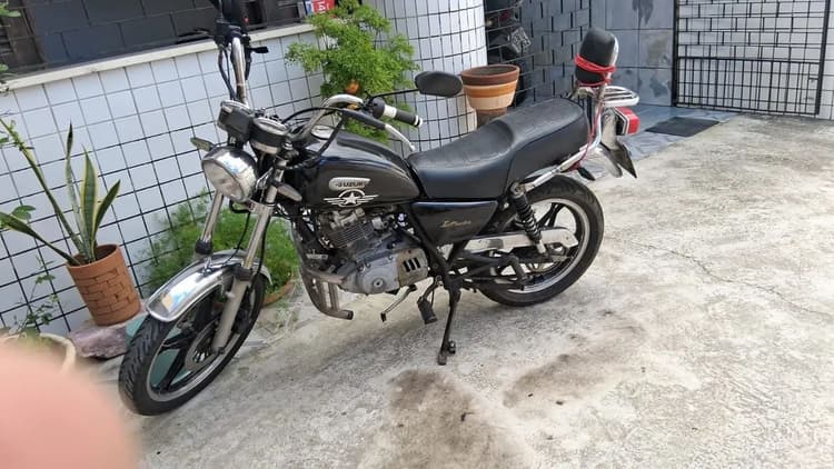 Moto Suzuki intruder 2008 125 