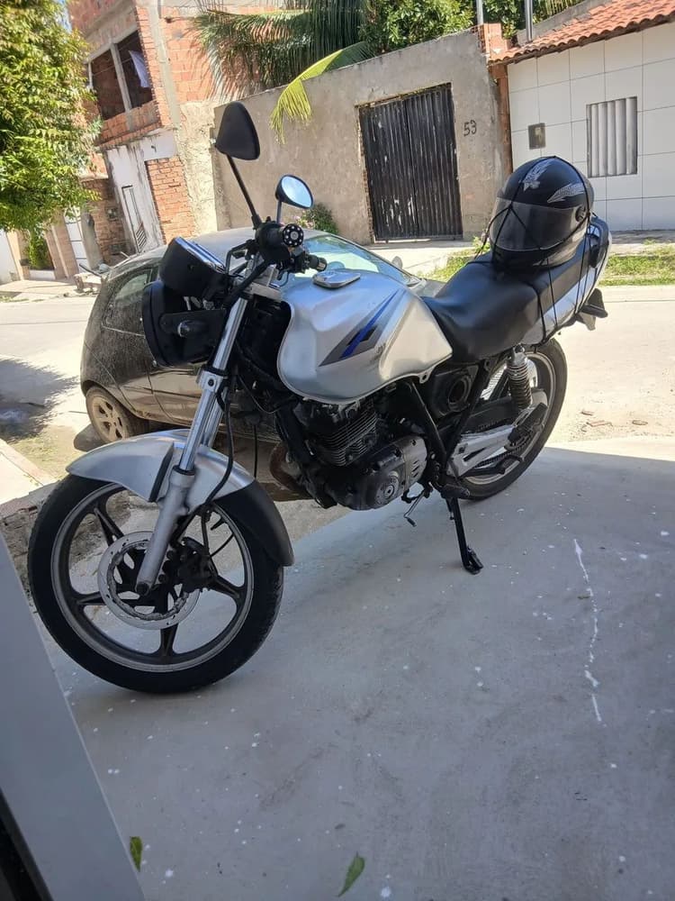 Suzuki yes, vendo ou troco 