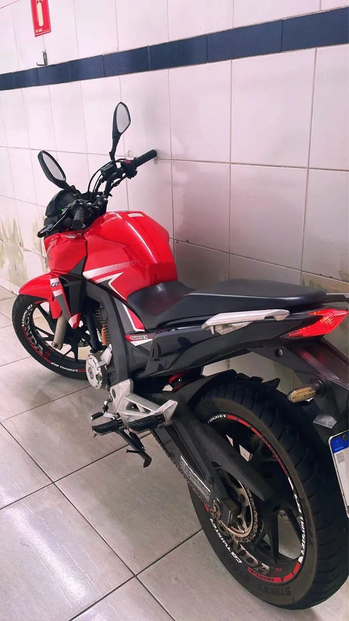 CB TWISTER 250 R$ 17.500