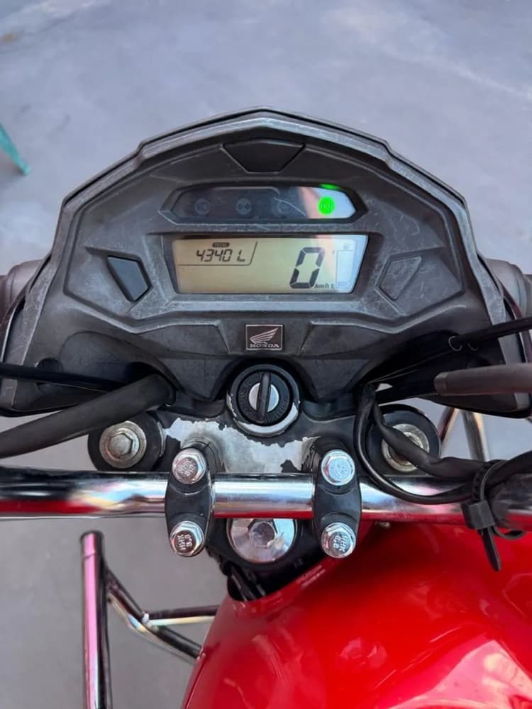 MOTO EM PERFEITO ESTADO DE CONSERVAÇÃO 
