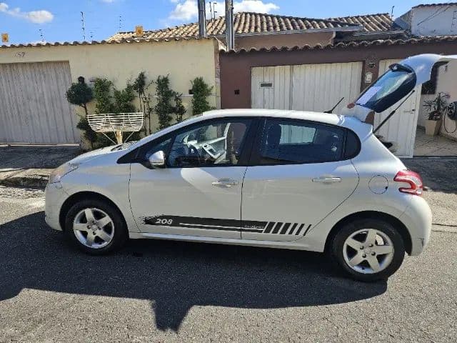 Peugeot 208 Active/active Pack 1.5 Flex 8V 5P 2014