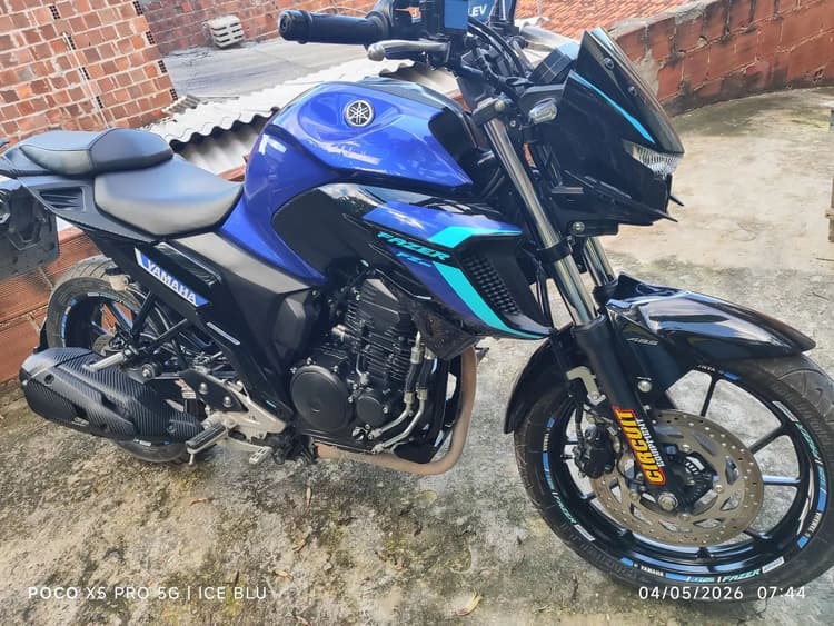 FZ25 