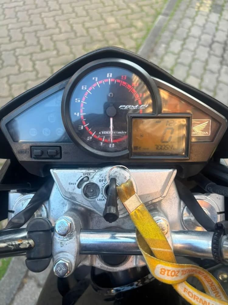 CB 300 só pegar e andar