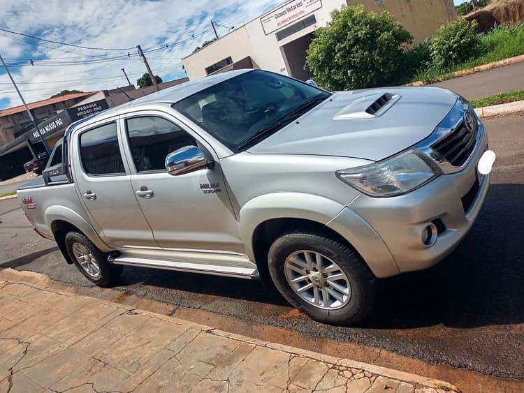 Hilux Srv ano 2014 