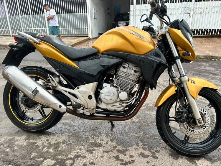 Cb 300 2010