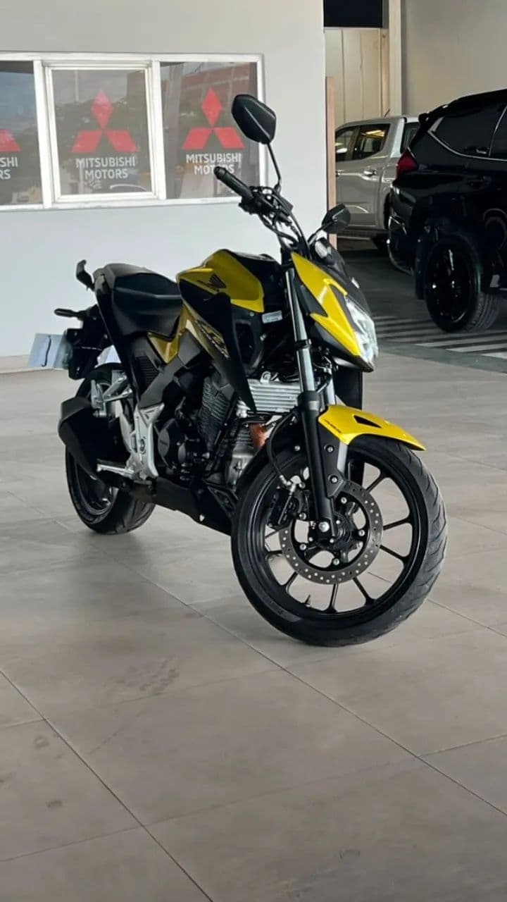 CB 300F