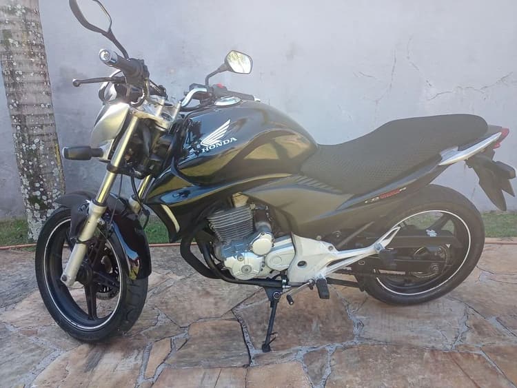 Cb 300 2010
