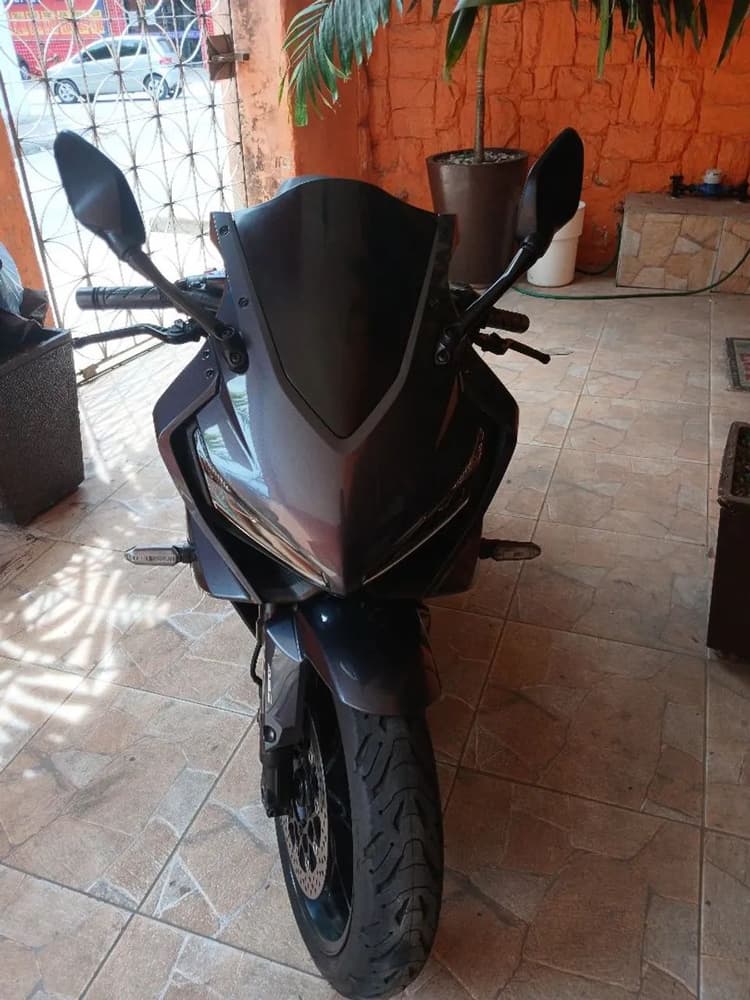 CBR 650R 2021 Cinza