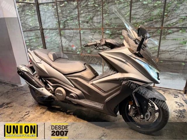 KYMCO AK 550