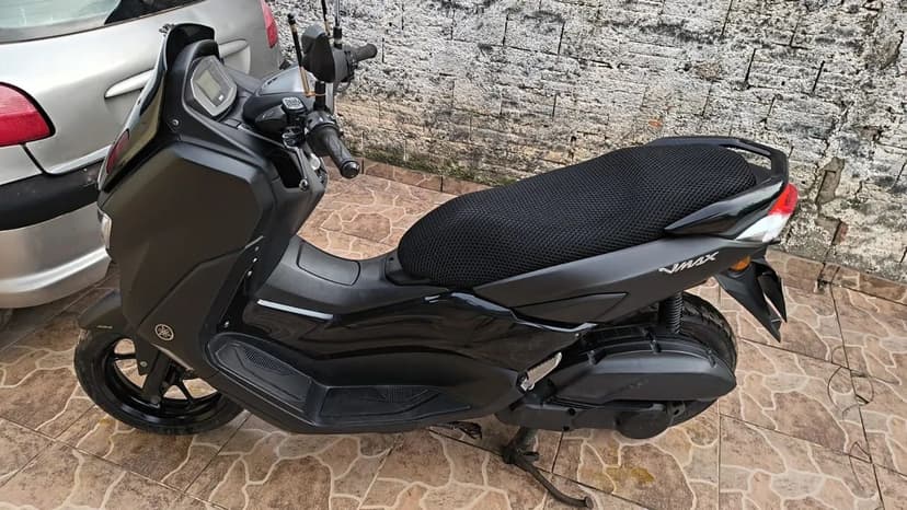 NMax 160 com ABS e sensor de presença 