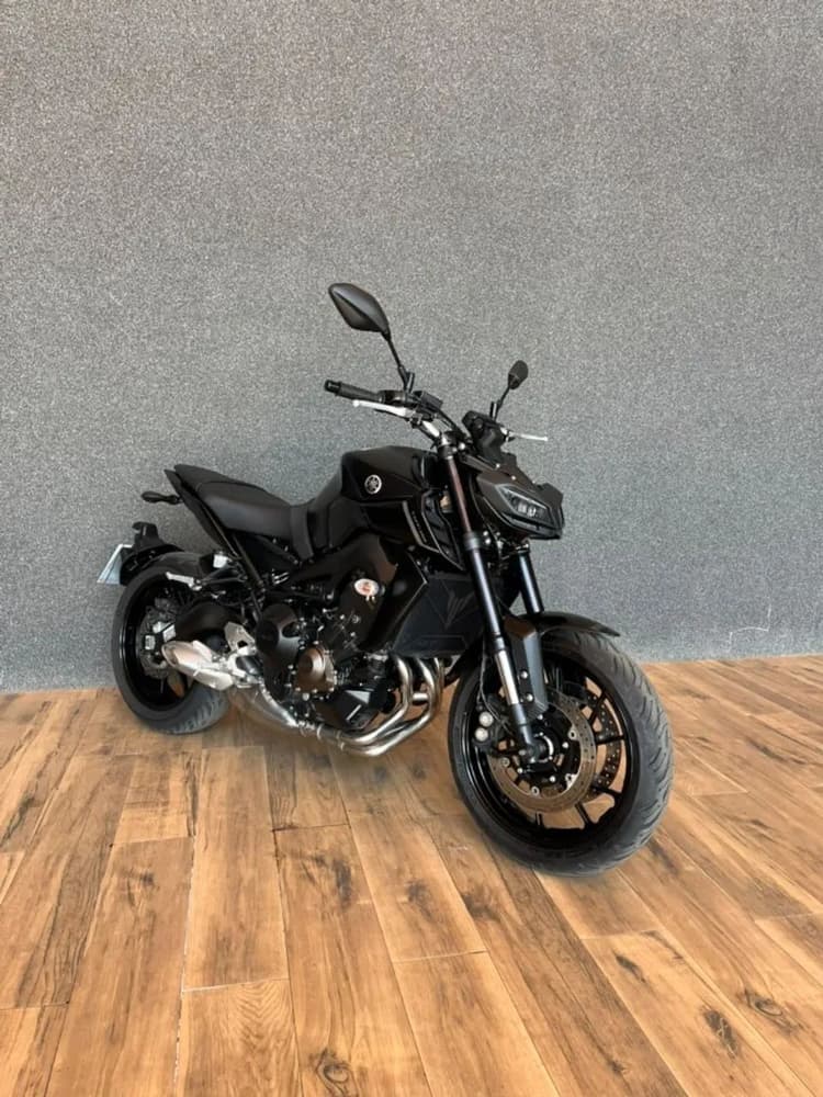 YAMAHA MT 09