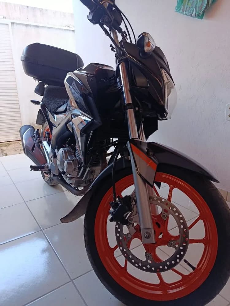 Vendo Twister bem conservada