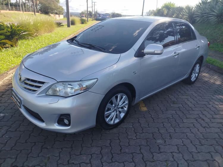 Toyota Corolla Altis 2.0 Flex 16V Aut. 2013