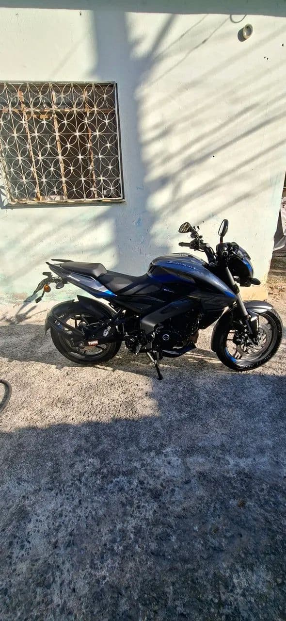 Dominar 200