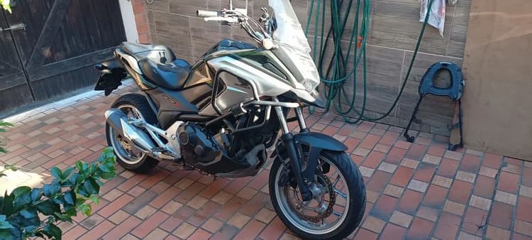 Nc750x ABS muito nova 