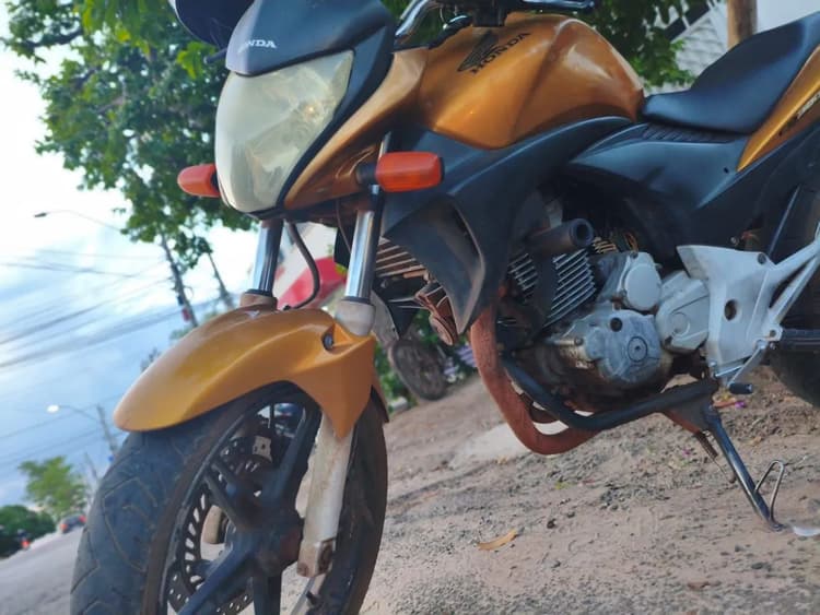 Vendo CB 300 2010 DOURADA 
