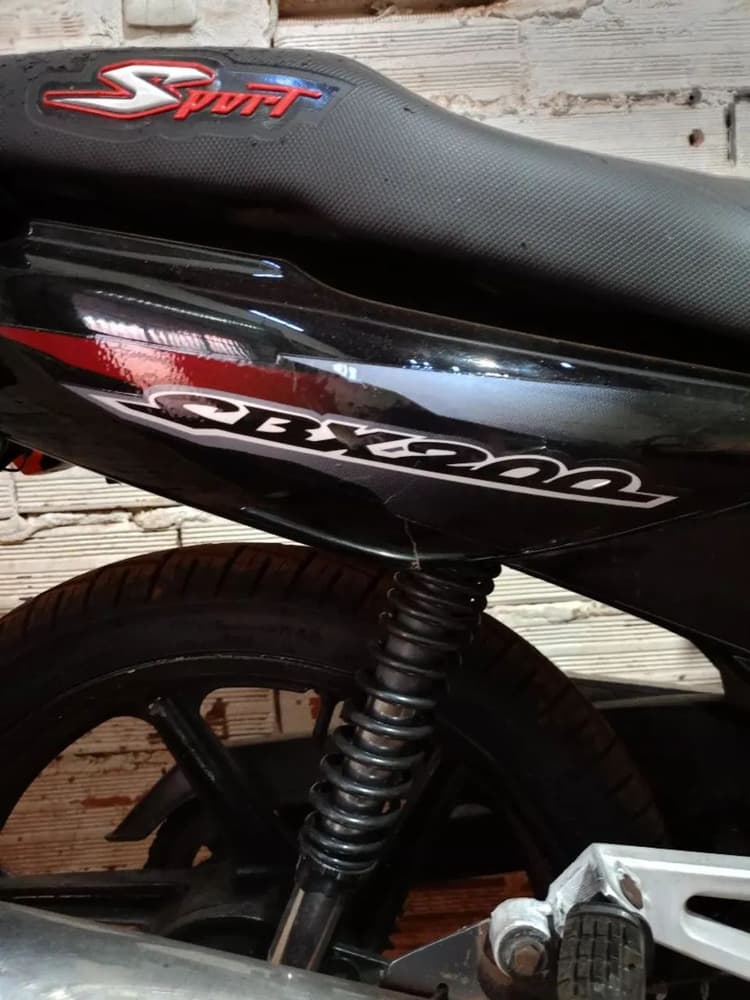 CBX estrada 200 ano 2001
